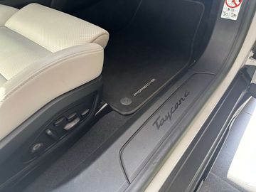 Car image 33