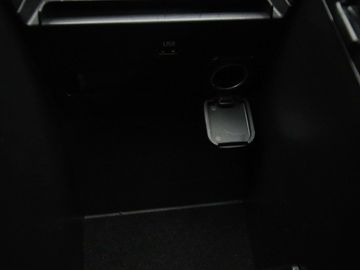 Car image 37