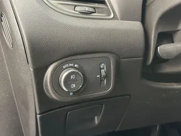 Car image 36