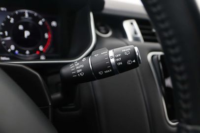 Car image 37