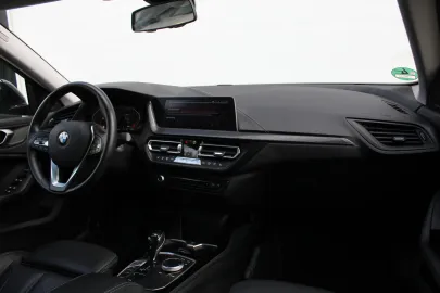 Car image 32