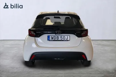 Car image 2