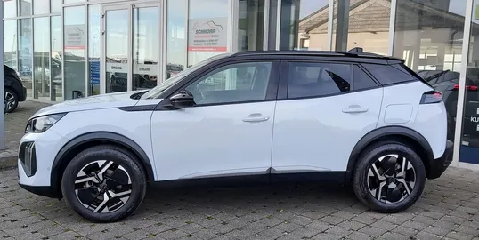 Car image 4