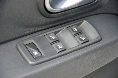 Car image 36
