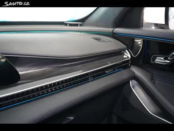 Car image 38