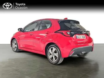 Car image 4
