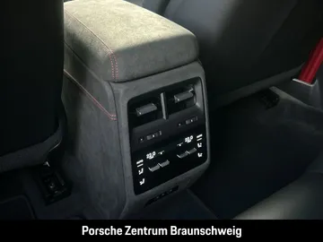 Car image 34