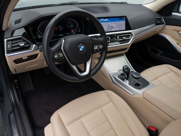 BMW 330d Touring Luxury Line xDrive 210 kW image number 22