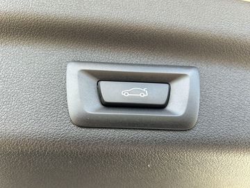 Car image 37