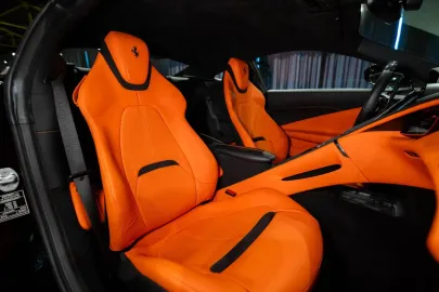 Car image 32
