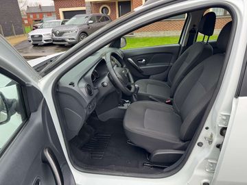 Car image 10