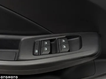 Car image 34