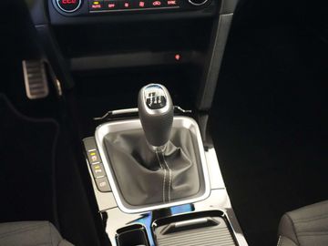 Car image 40