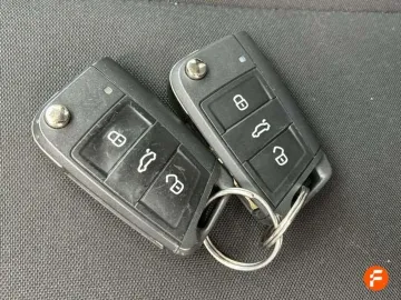 Car image 32