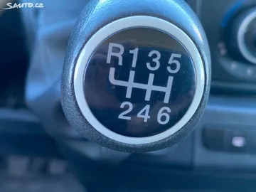 Car image 27