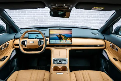Car image 5