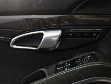Car image 36