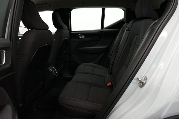 Volvo XC40 T2 Momentum 95 kW image number 6