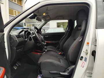 Car image 14