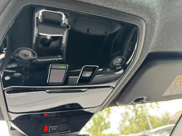 Car image 33