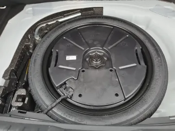 Car image 31