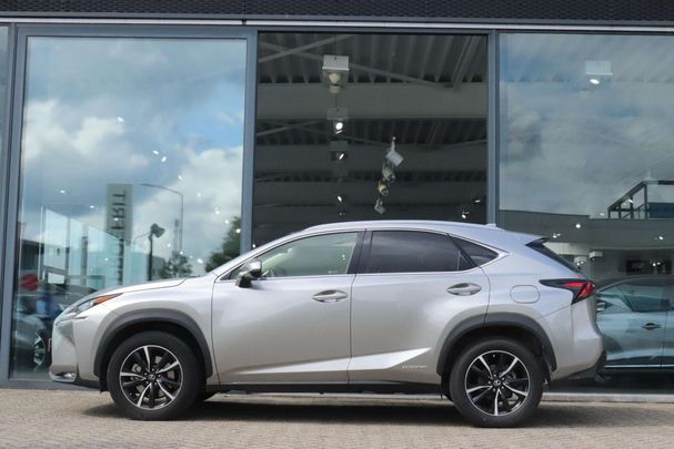 Lexus NX 300 h AWD 145 kW image number 18