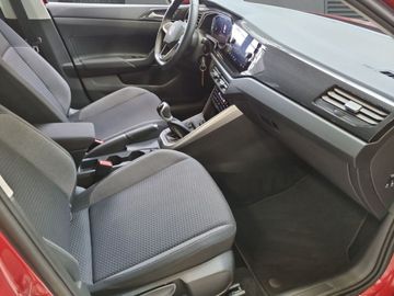 Car image 15