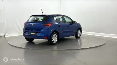 Car image 4