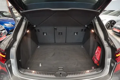 Car image 37