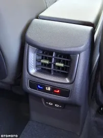 Car image 32