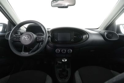 Car image 10