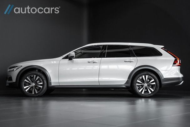 Volvo V90 Cross Country B4 AWD 146 kW image number 4