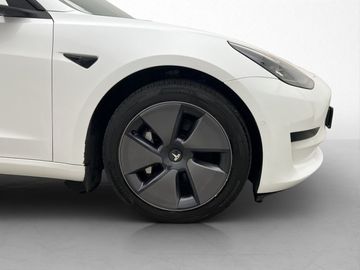 Car image 32