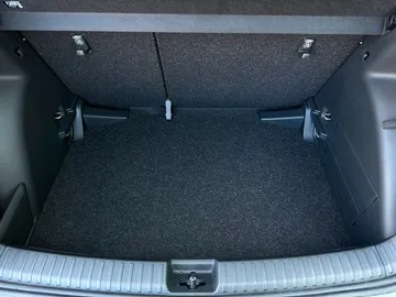 Car image 40
