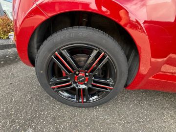Car image 14