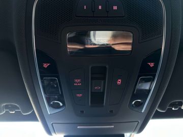 Car image 36