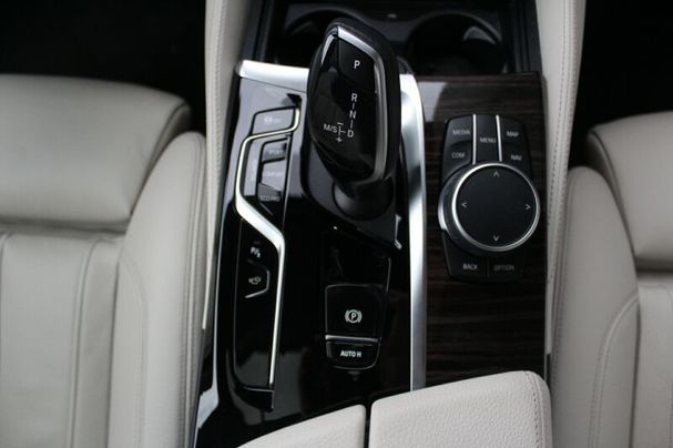 BMW 540i Luxury Line 250 kW image number 7