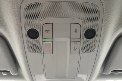 Car image 38