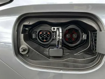 Car image 33