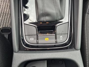 Car image 32