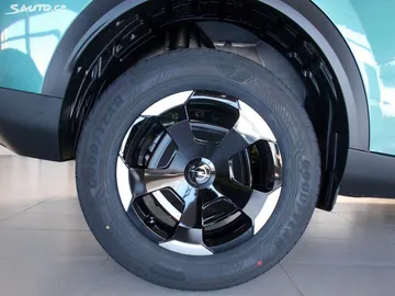 Car image 30