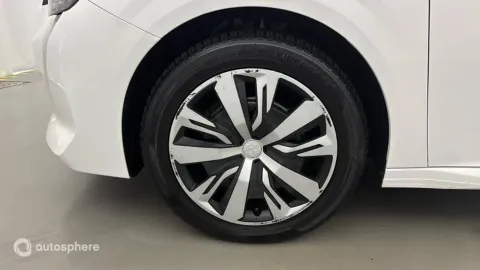 Car image 20