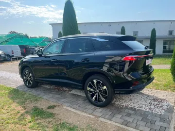 Car image 30
