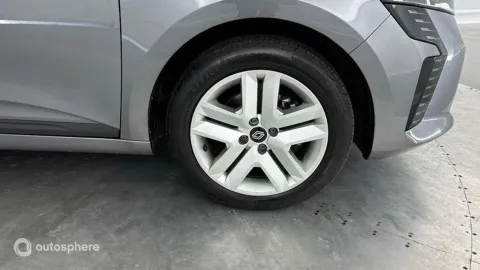 Car image 20