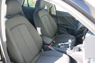 Car image 28