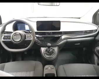 Car image 17