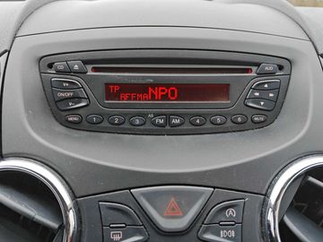 Car image 12