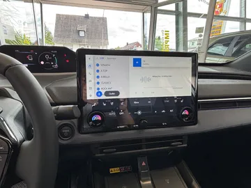 Car image 23