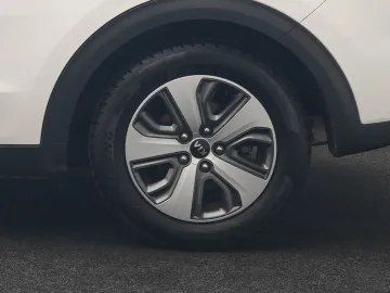 Car image 40