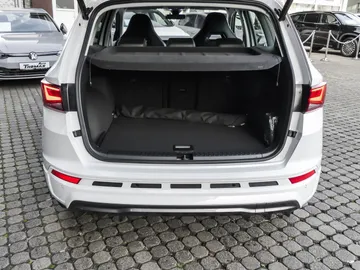 Car image 28
